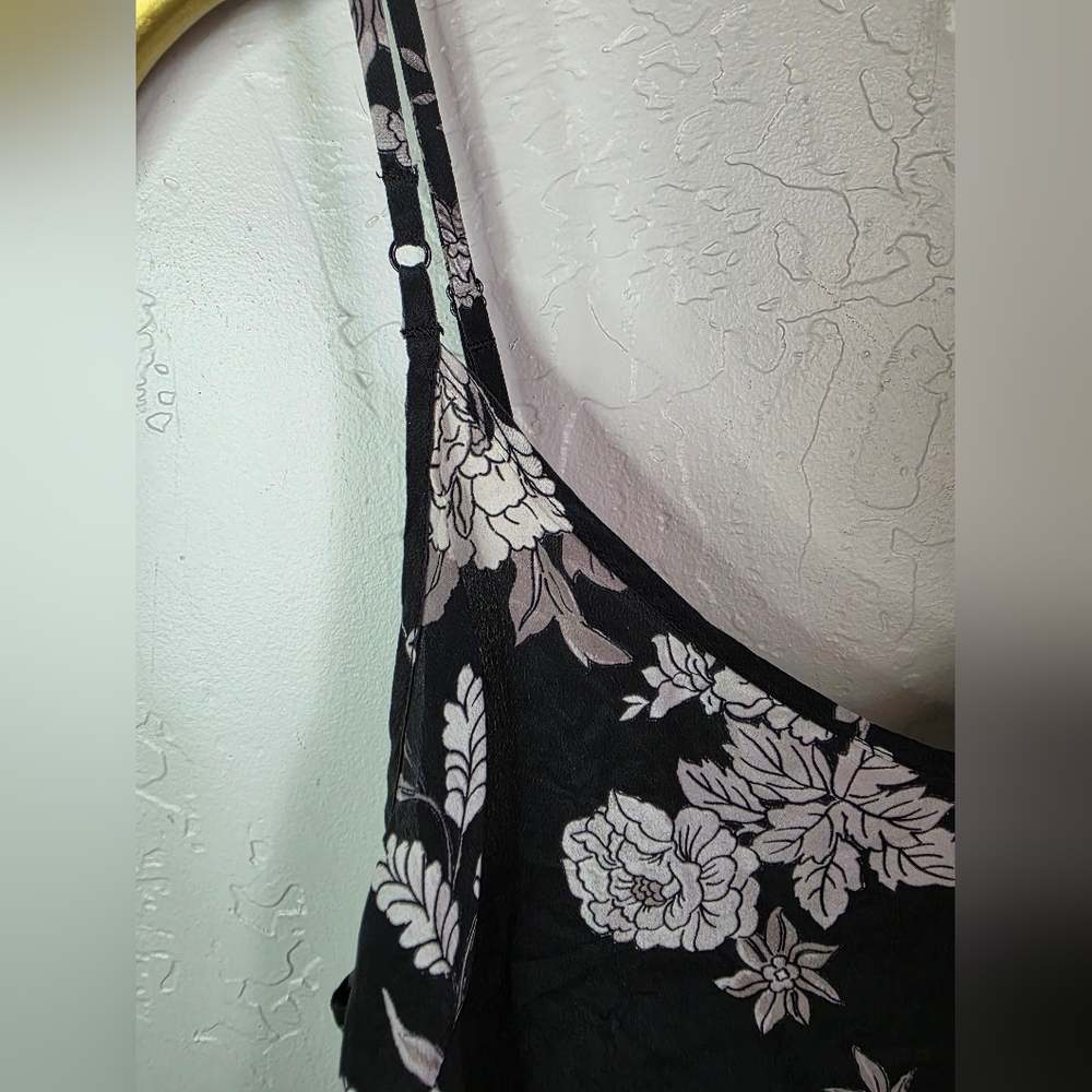 Aritzia Wilfred Floral Silk Camisole Tank Size Medium - Picture 3 of 6